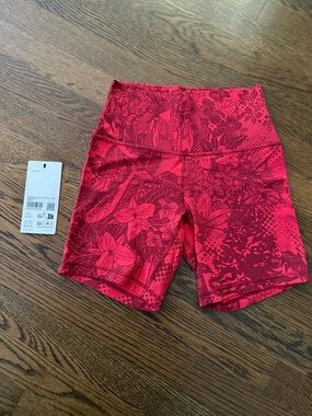 lululemon athletica Align HR 6in Red Floral Shorts (Team Canada version)